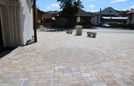 city stone design_betonova dlazba_verejny sektor_kostol_jakubany_3