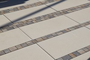betónové platne Maxima, farba krémová a betónová dlažba Bella Piccola senso, farba dolomite